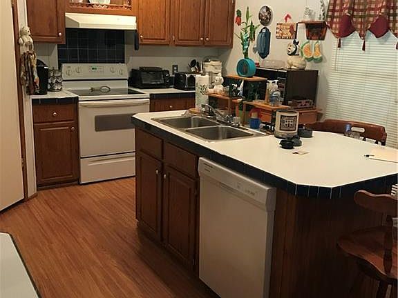 4th image of 10203 Cliff Dr