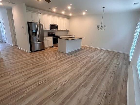 2nd image of 482 Rosemary Park Ln