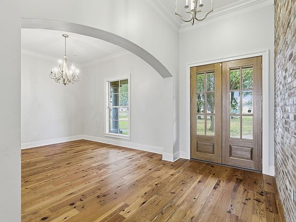 5th image of 835 E Tank Farm Rd