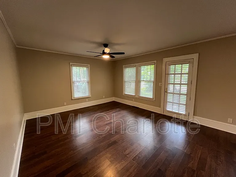 1525 Browns Ave — Photo 4