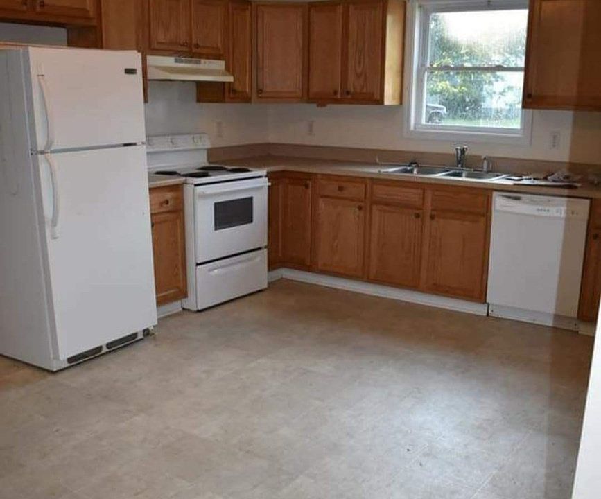 2nd image of 108 Washington St