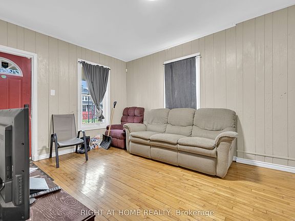 5th image of 227 Bridge Ave