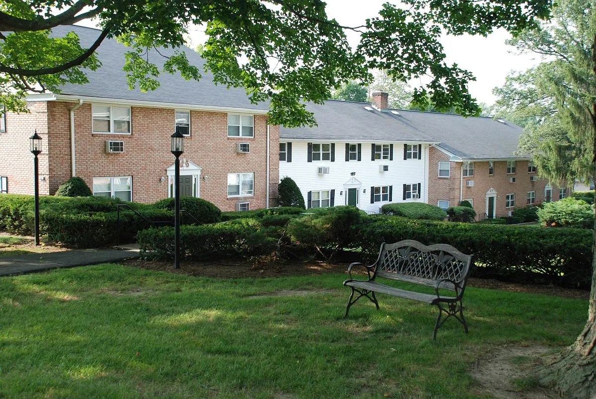 1 bed, 700 sqft, $2,200 — Photo 2
