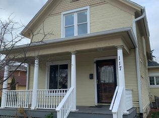 117 S 5th St, Aurora, IL 60505