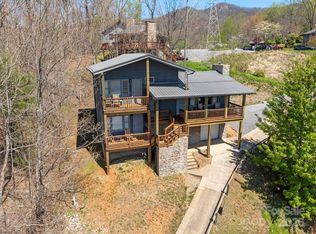 58 Country Cottage Ln, Canton, NC 28716