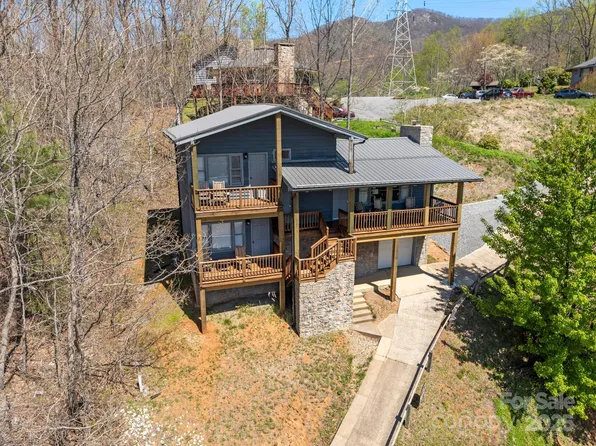 58 Country Cottage Ln, Canton, NC 28716