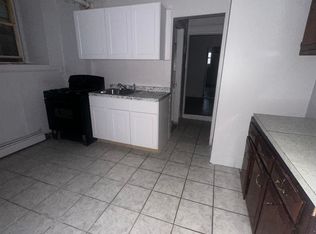 427 75th St #B, North Bergen, NJ 07047