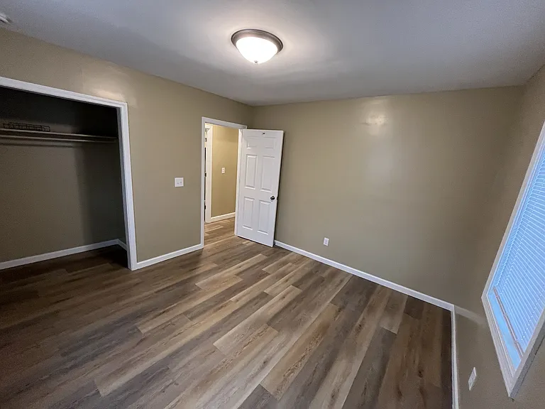 425 Paul Ave — Photo 45