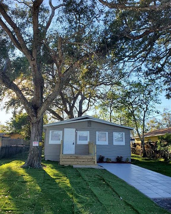 1st image of 900 JASMINE AVENUE