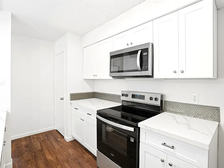 16007 Ridgegreen Dr — Photo 18