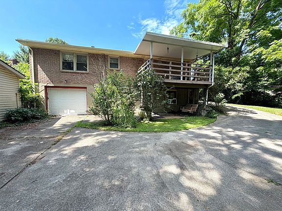 4th image of 218 Independence Ct
