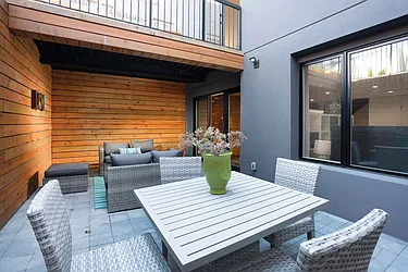 Sold by The InHouse Group