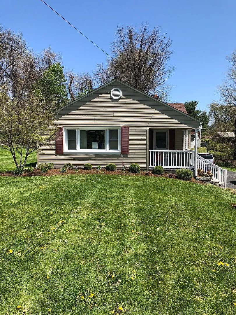 1104 Progress Street NW — Photo 3