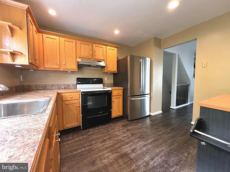 1679 Colonial Way — Photo 7