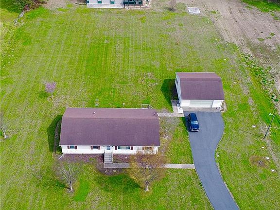 2nd image of 602 Cypress Dr