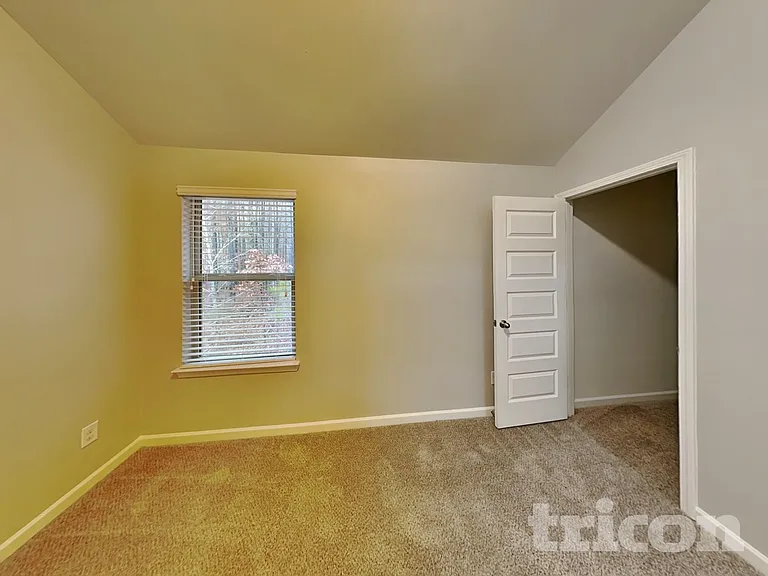 377 Lossie Ln — Photo 9