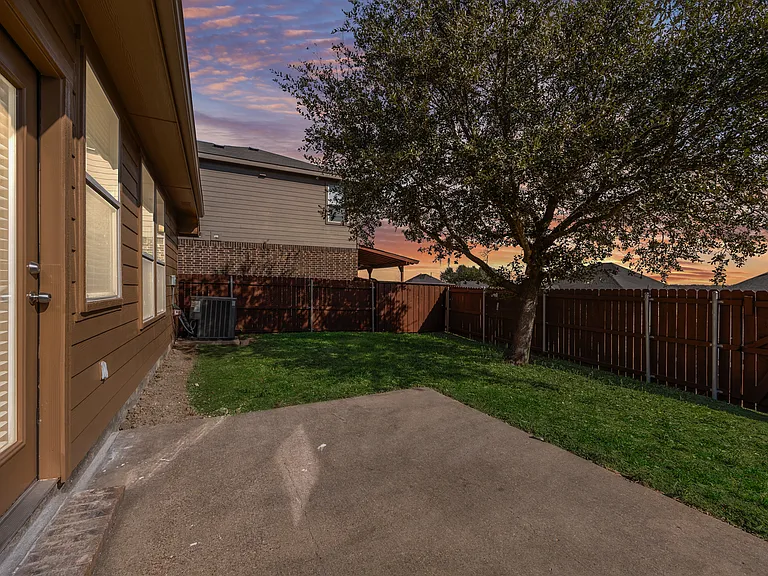 2508 Pioneer Bluffs Rd — Photo 10