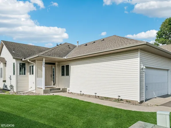 726 Regent Dr, Shakopee, MN 55379