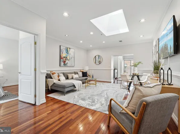 1321 Euclid St NW APT 402, Washington, DC 20009