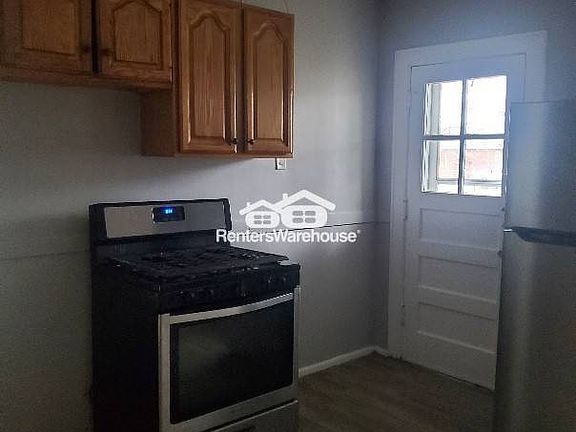 4th image of 3839 Dunnica Ave