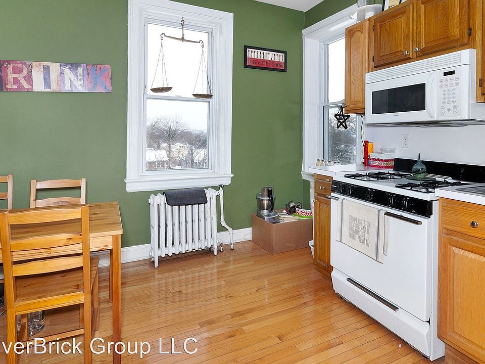 2nd image of 137 Bergen Ave APT B5