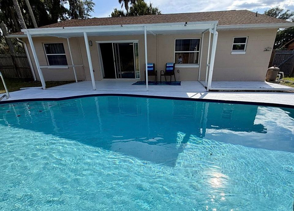 1st image of 102 Camino Cir
