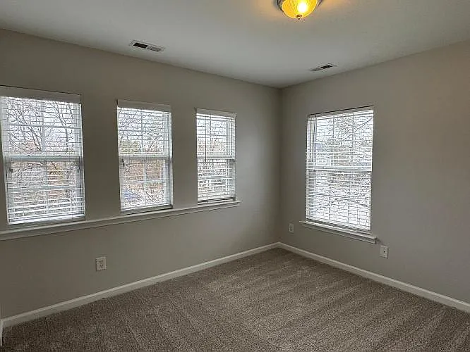 201 Northlands Dr — Photo 30