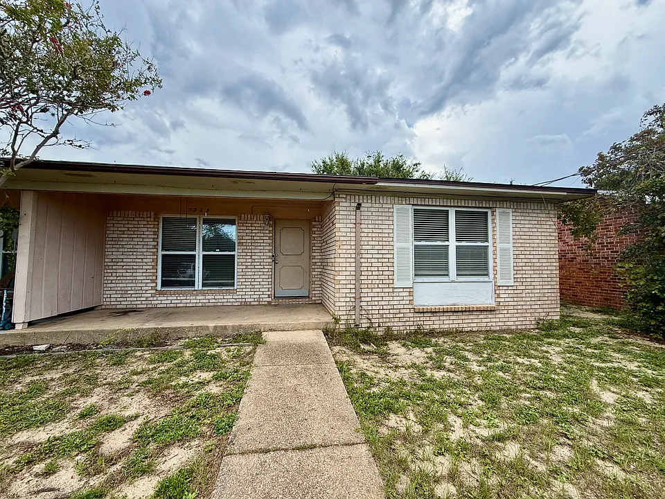 3228 Santa Rosa Dr