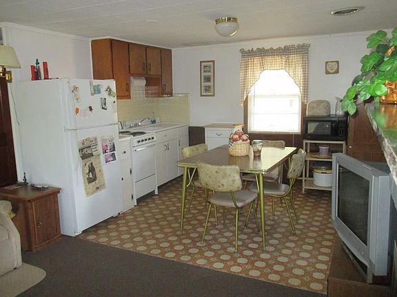 3rd image of 1 Hollis Ave