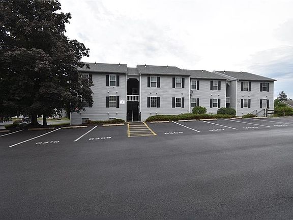 2nd image of 3 Lexington Hl Unit 9