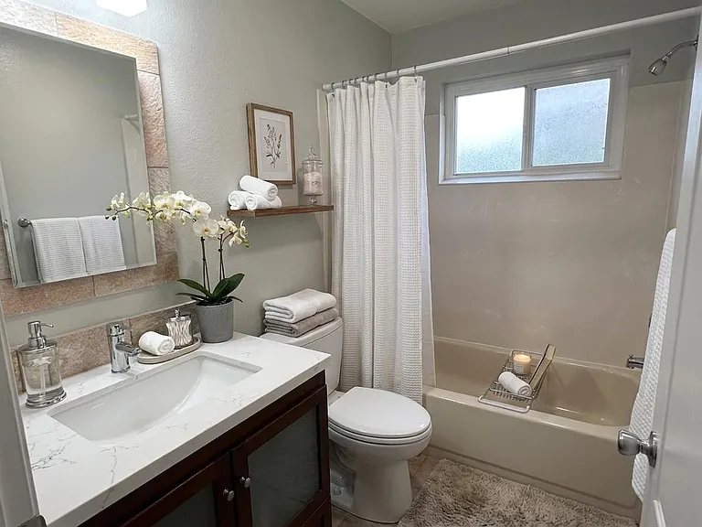2235 Bonar St #D — Photo 5