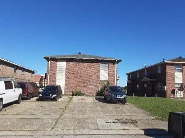 6825 E Coronet Ct, New Orleans, LA 70126