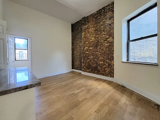 Rented by AZ REALTY NYC LLC | media 17