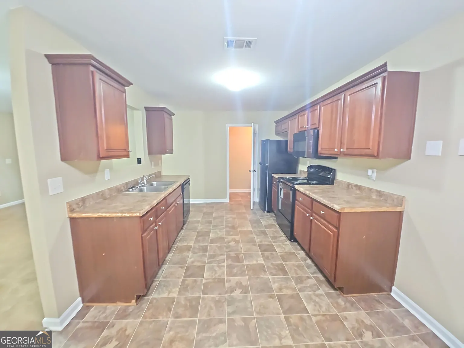 3 bed, 5.0 bath, 1704 sqft, $1,650 — Photo 4