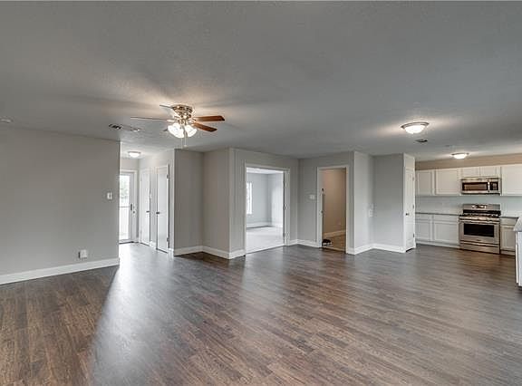 5th image of 501 Giles Ave