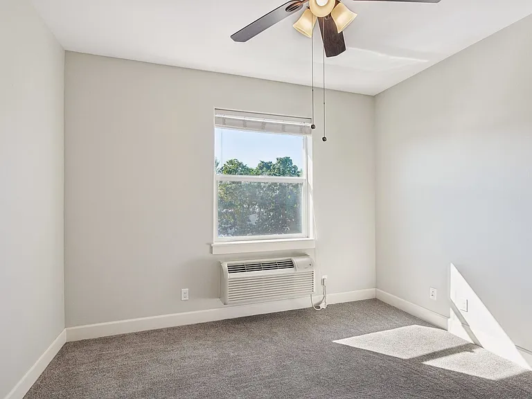 Aspen Grove Apartments — Photo 28