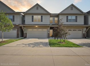 23236 Clarewood St, Macomb, MI