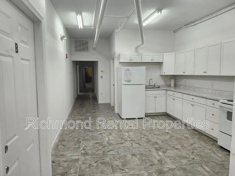 11 E Broad St #A — Photo 4