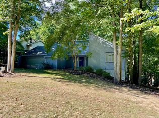 1837 Chateau Dr SW, Wyoming, MI 49519