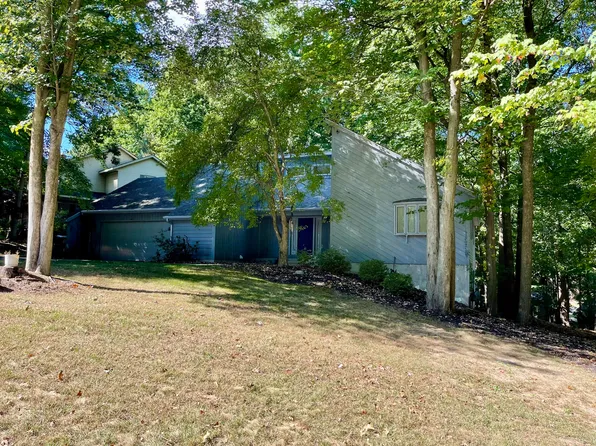 1837 Chateau Dr SW, Wyoming, MI 49519