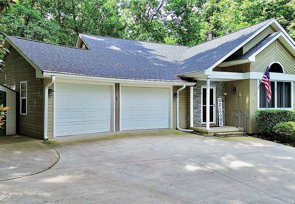 1st image of 105 Eagle Ct