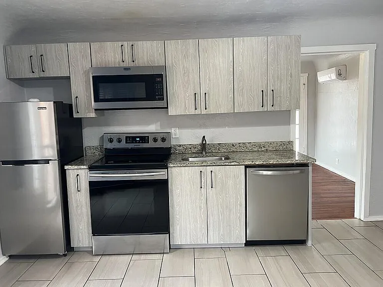 2618 Idalia Ave #A — Photo 3