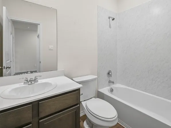 405 Mesquite St, Dorchester, TX 75459
