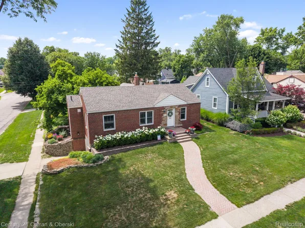551 N Evergreen St, Plymouth, MI 48170