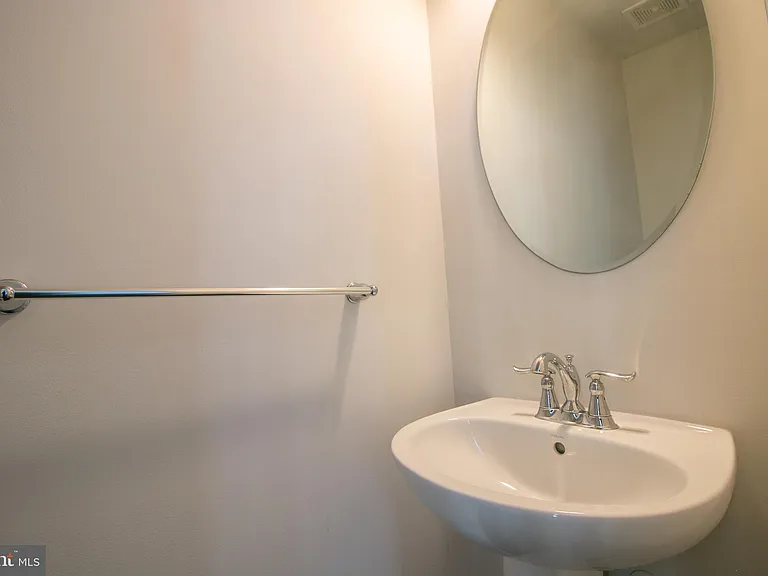 308 Blue Welsh St — Photo 7