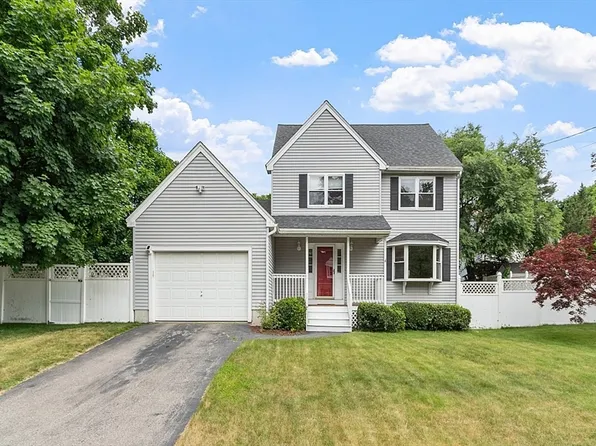 2 June St, Dracut, MA 01826