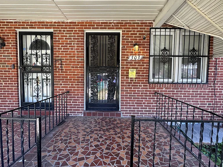 303 Allendale St — Photo 1