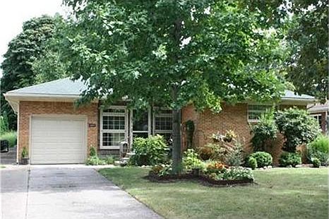2nd image of 2727 Greengarden Blvd