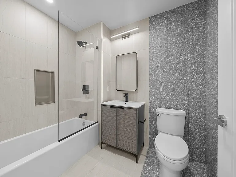 77-63 Vleigh Pl #415 — Photo 9