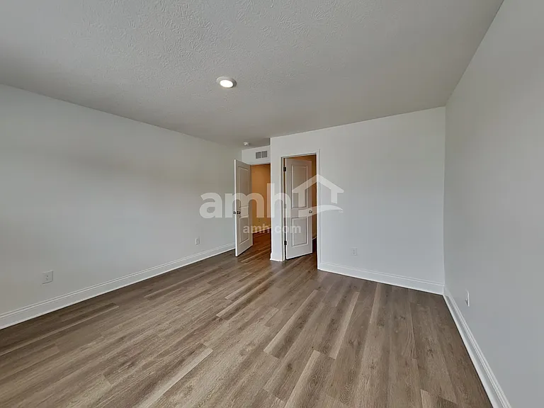 1072 Broyles Xing — Photo 19